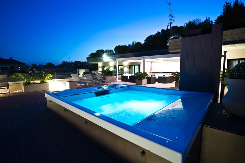 Hot Tub, Balcony/Terrace