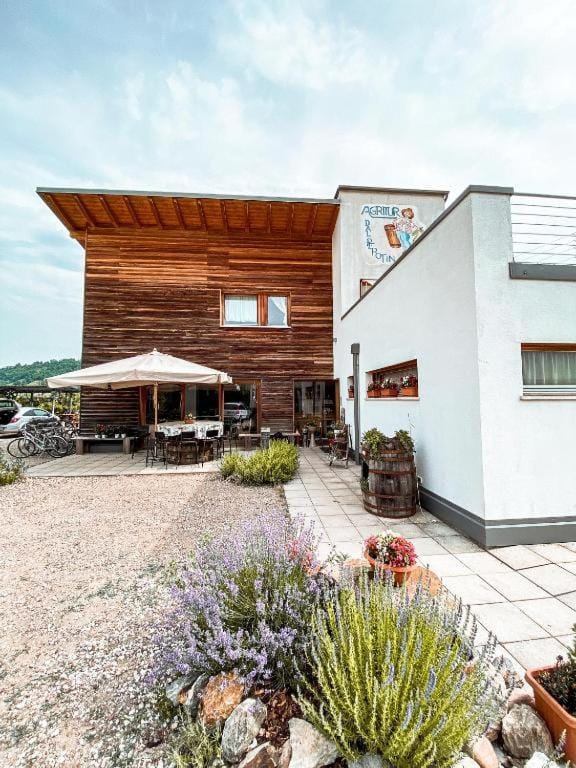 AGRITURISMO DAL PEROTIN Farm Stay in Trentino-South Tyrol