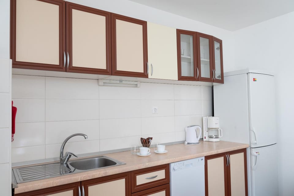 Coffee/tea facilities, Kitchen or kitchenette, Communal kitchen