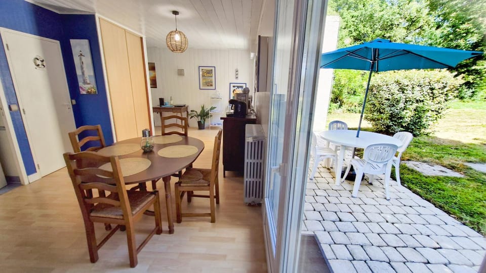 Patio, View (from property/room), Balcony/Terrace, Living room, Dining area, Garden view