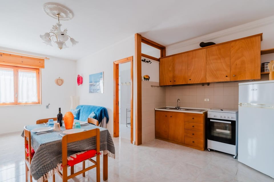 Property building, Kitchen or kitchenette, Living room