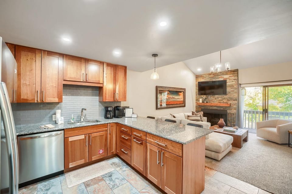 Snowlion Condos 302 condo Apartment in Vail