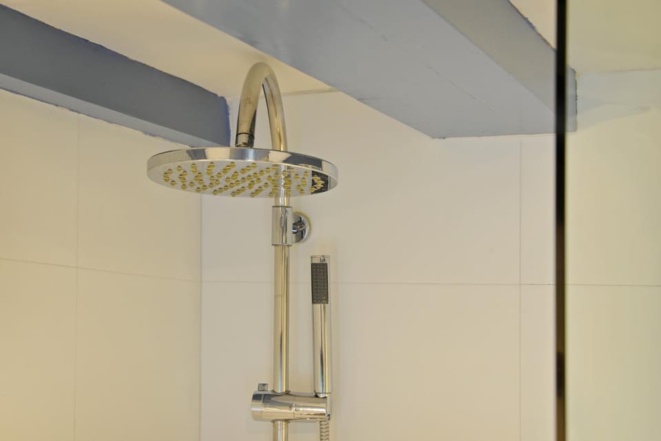 Shower, Bathroom, Decorative detail