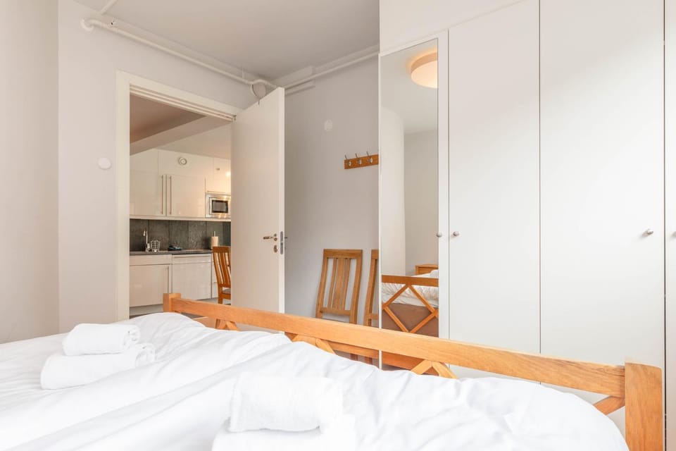 Kitchen or kitchenette, Bedroom