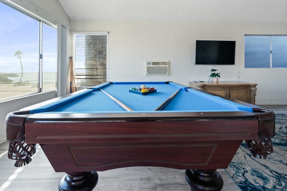 Ocean View Beach Stay w Pool Table & Bikes Apartment in Oxnard