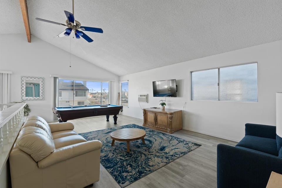 Ocean View Beach Stay w Pool Table & Bikes Apartment in Oxnard