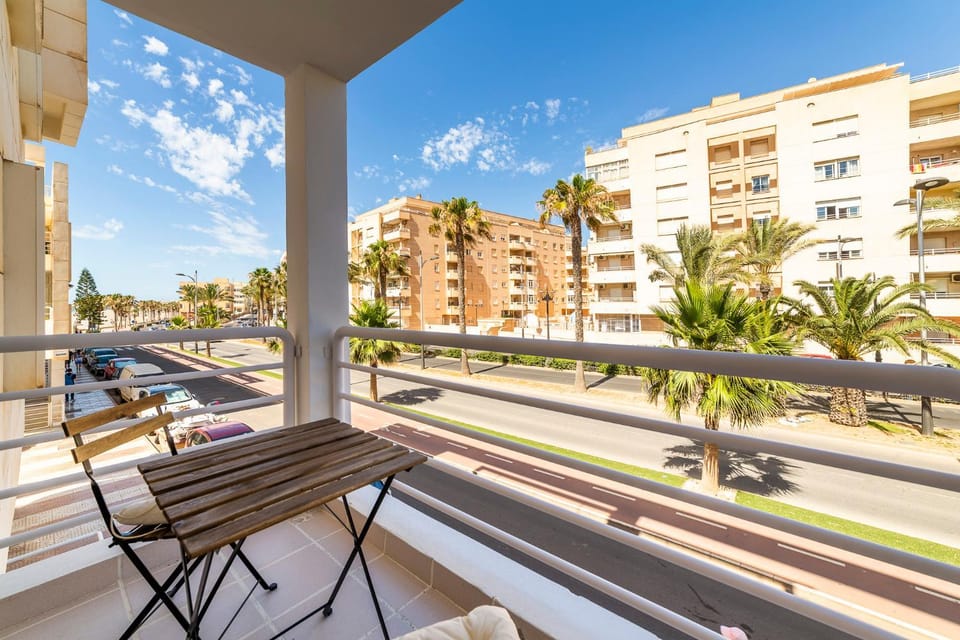 Balcony/Terrace, Balcony/Terrace, City view, Location