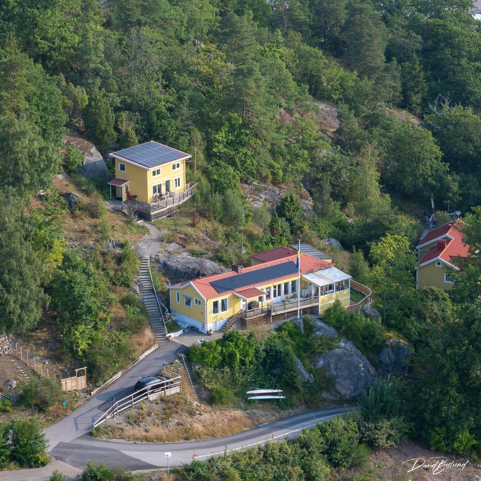 Property building, Day
