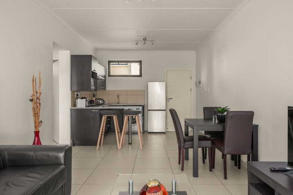 V&S Apartments - Immaculate Luxury Apartment in Fourways, Johannesburg Apartment in Sandton