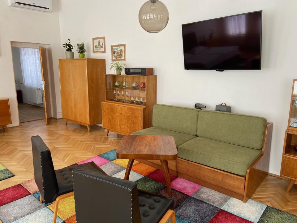 TV and multimedia, Seating area, wardrobe, air conditioner