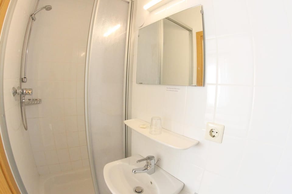 Bathroom, Photo of the whole room