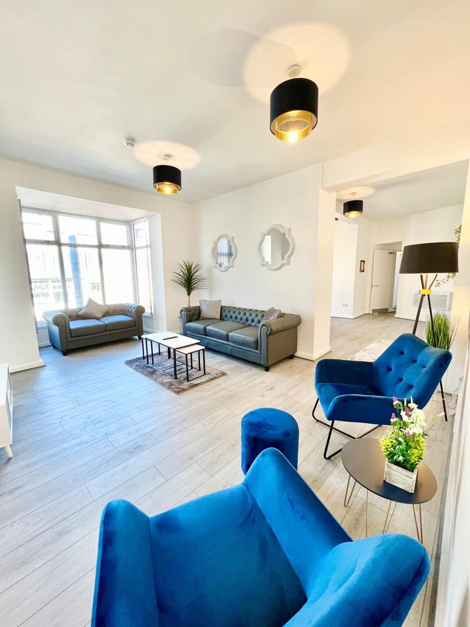 Living room, Seating area