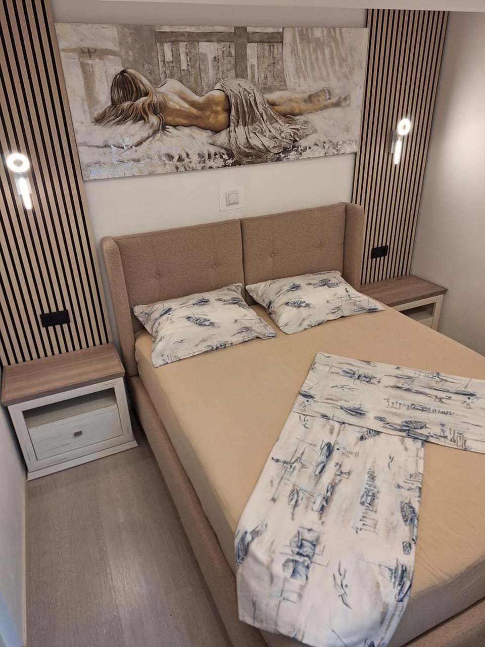 Bed, Photo of the whole room, Bedroom