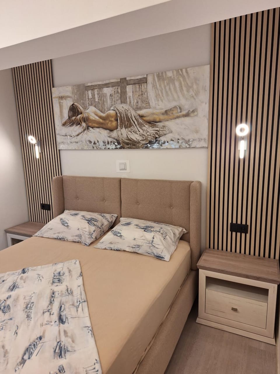 Bed, Photo of the whole room, Bedroom