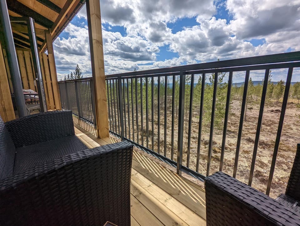 Balcony/Terrace, Mountain view