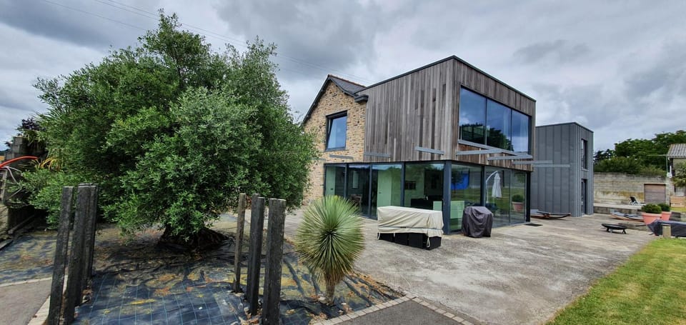 Property building, Garden