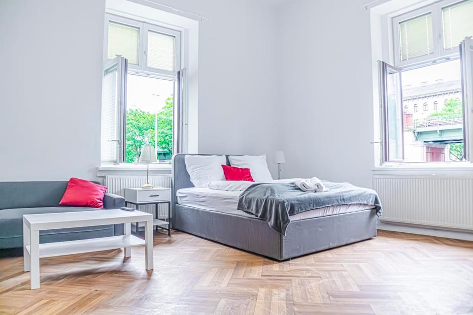 Bed, Seating area, Bedroom, towels