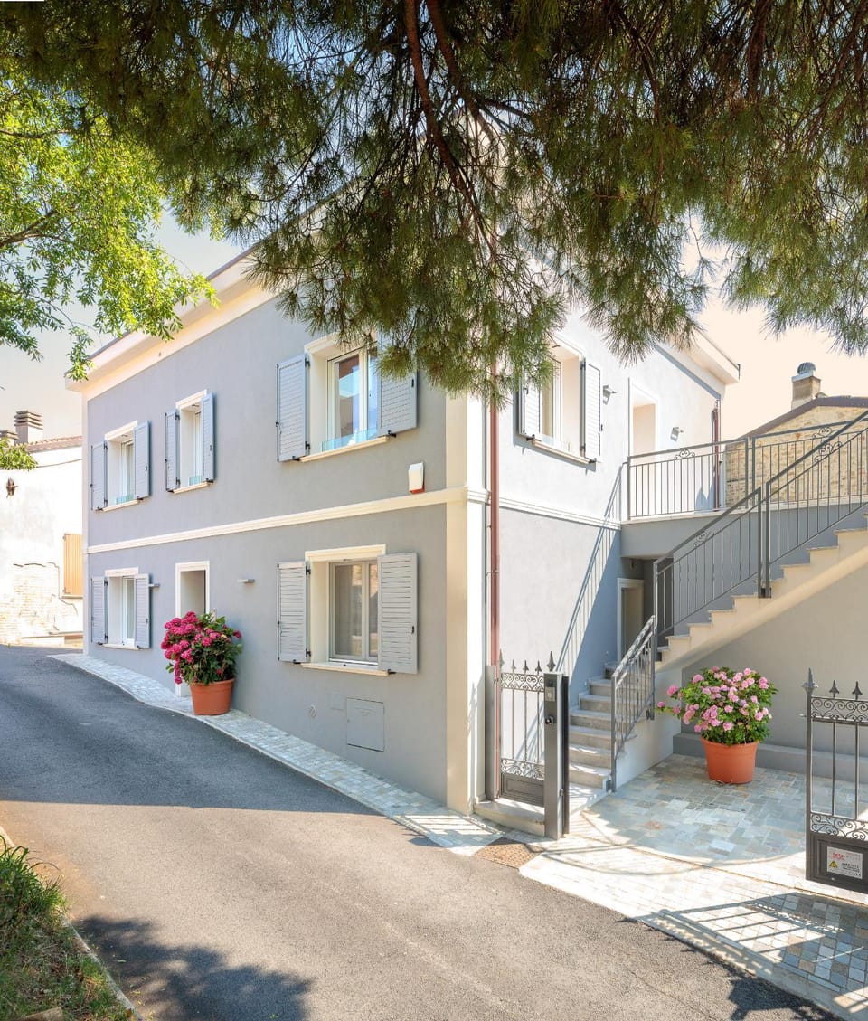 Fronte Mura Castellane - Le ortensie di Liliana Apartment in Marche