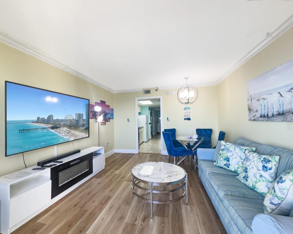 2 Story Direct Oceanfront Penthouse- Sandy Beach Resort 1116- Sleeps 6! House in Myrtle Beach