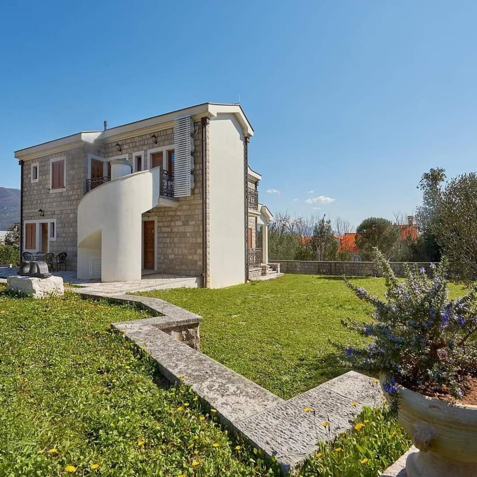 Property building, Garden
