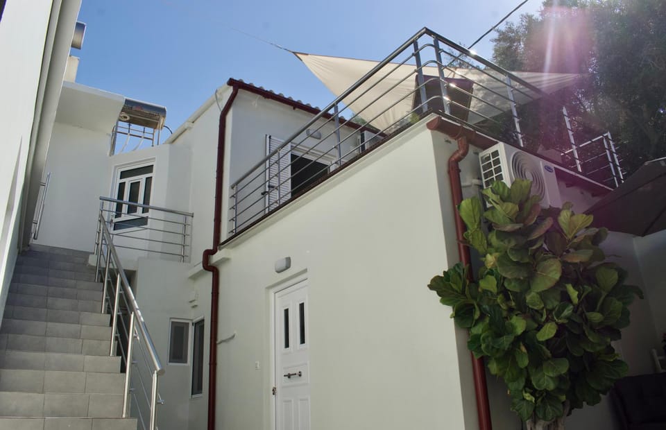 Property building, Balcony/Terrace