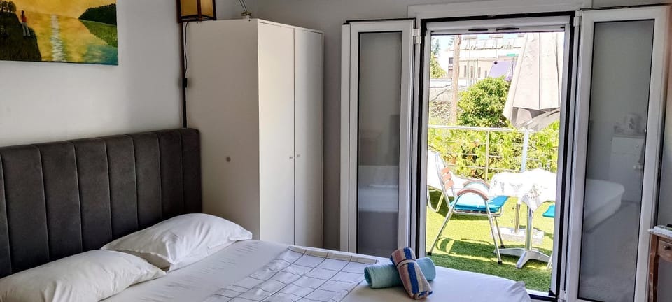 "Spyros" 1-Room Apartment - Simple, cozy, close to the beach Apartment in Crete Region