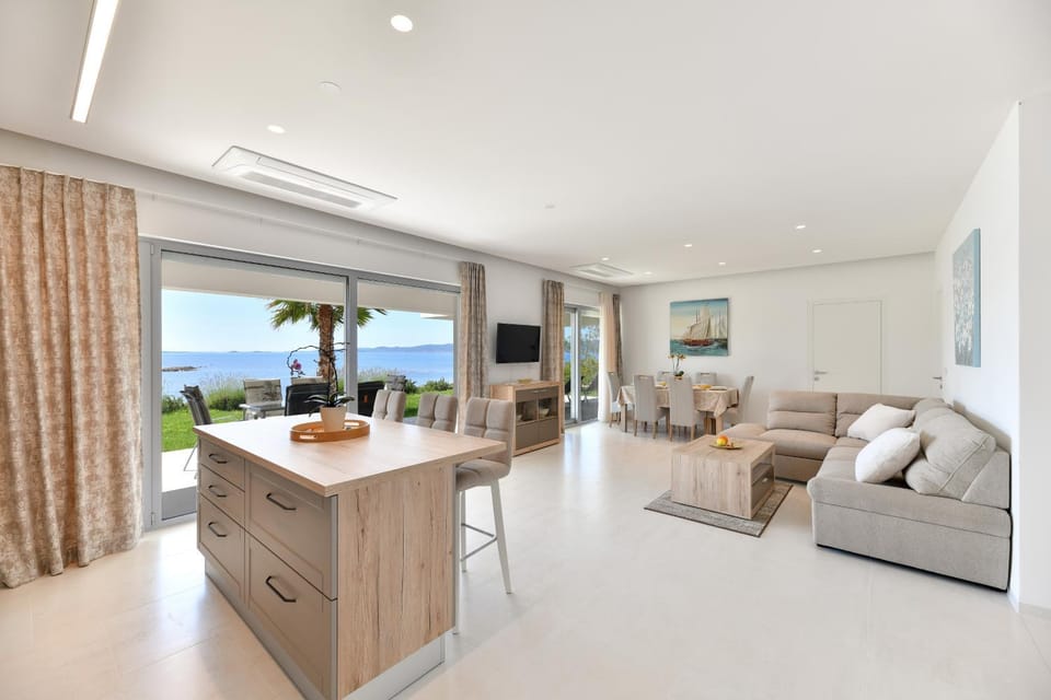 "Babe" Beachfront Residence Apartment in Šibenik-Knin County, Croatia
