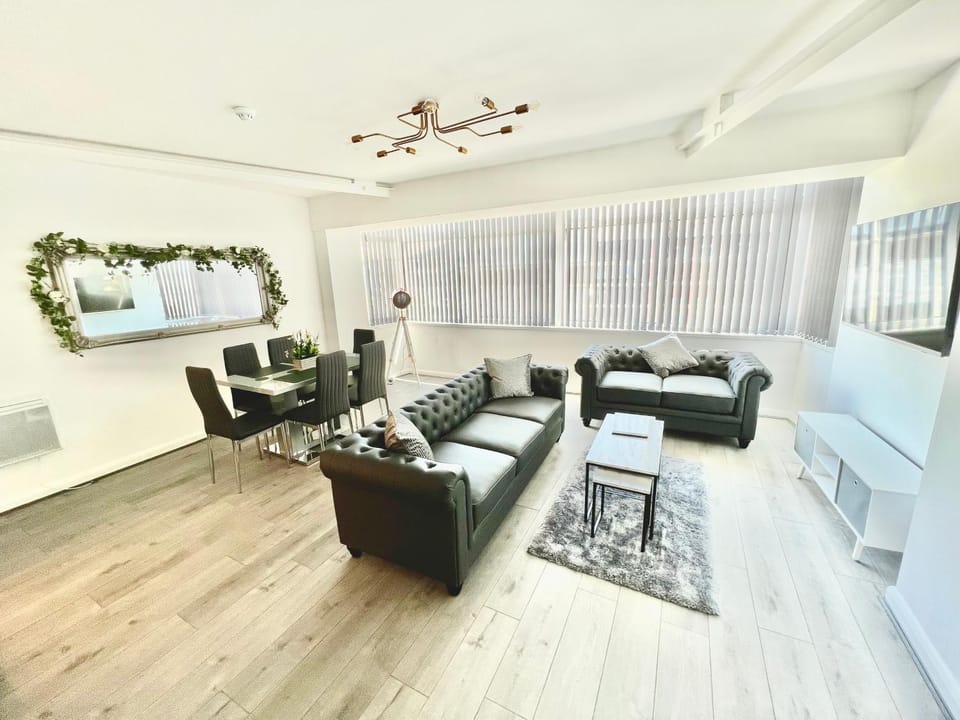 Living room, Seating area, Dining area