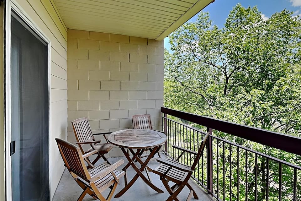 Natural landscape, Balcony/Terrace, Seating area