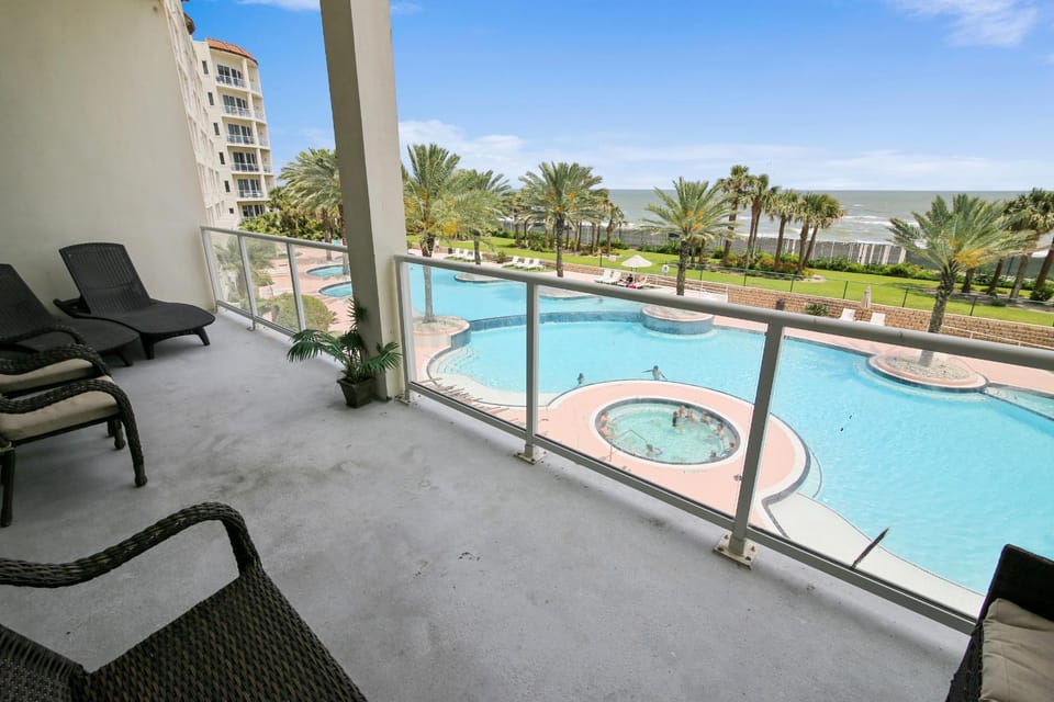 Garden, Hot Tub, Balcony/Terrace, Pool view, Sea view, Swimming pool