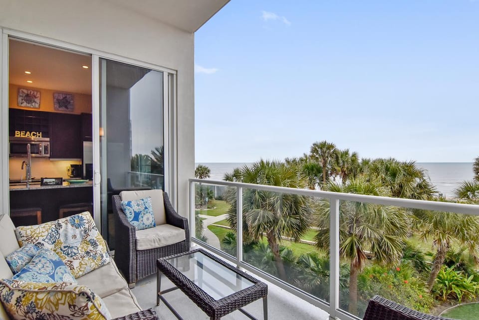 Balcony/Terrace, Kitchen or kitchenette, Seating area, Sea view