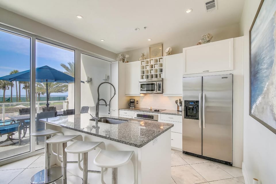 View (from property/room), Kitchen or kitchenette, Sea view, microwave, oven, stove, kitchen, air conditioner