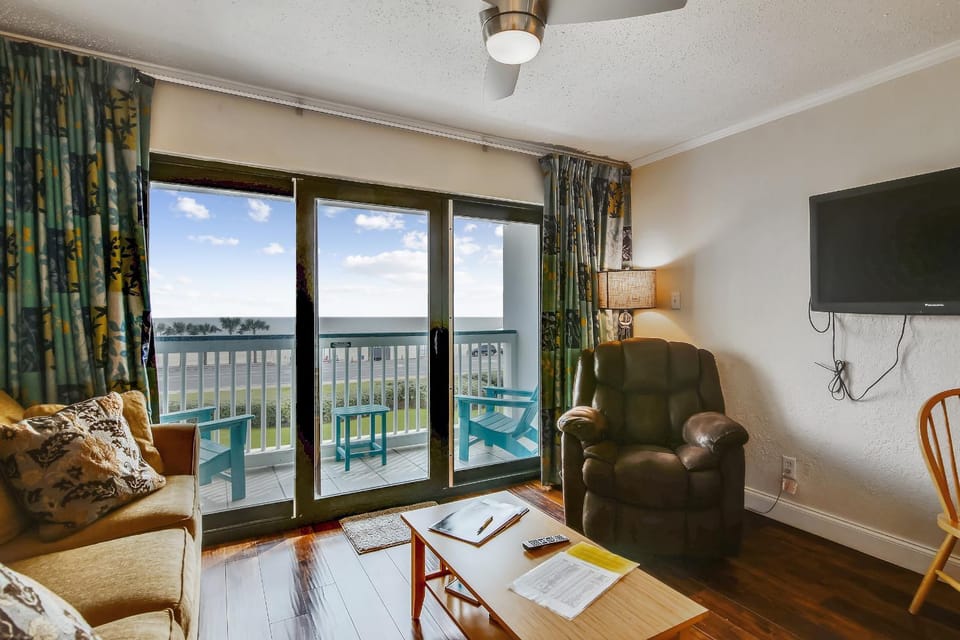 TV and multimedia, Balcony/Terrace, Living room, Seating area, Sea view, furniture, air conditioner
