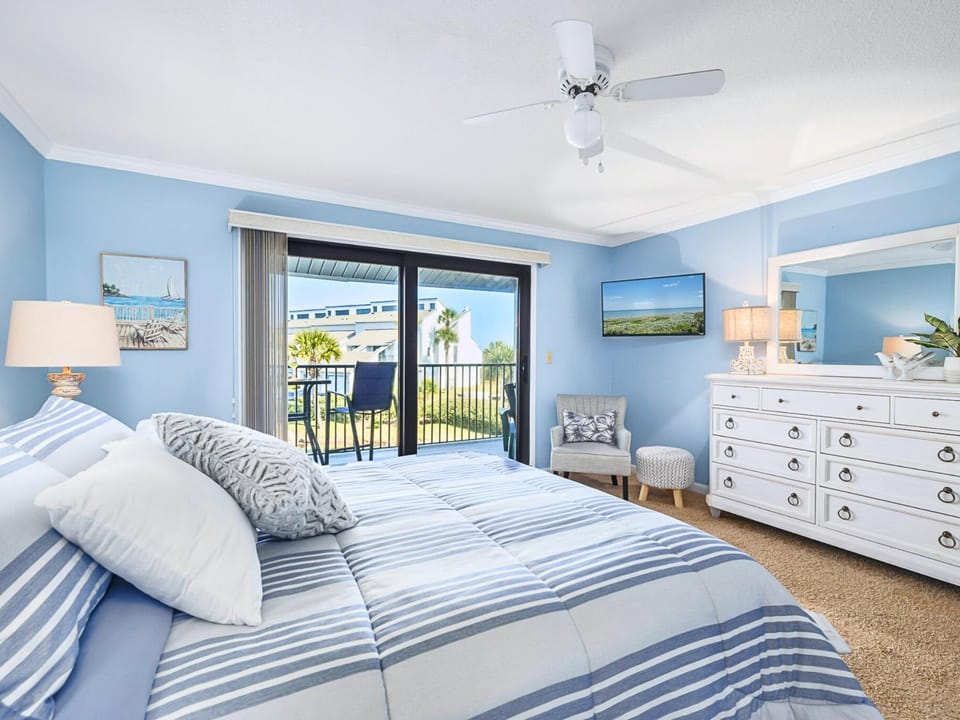Bed, Balcony/Terrace, Seating area, Bedroom, furniture