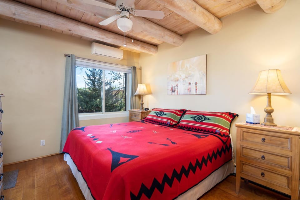 Bed, Bedroom, air conditioner