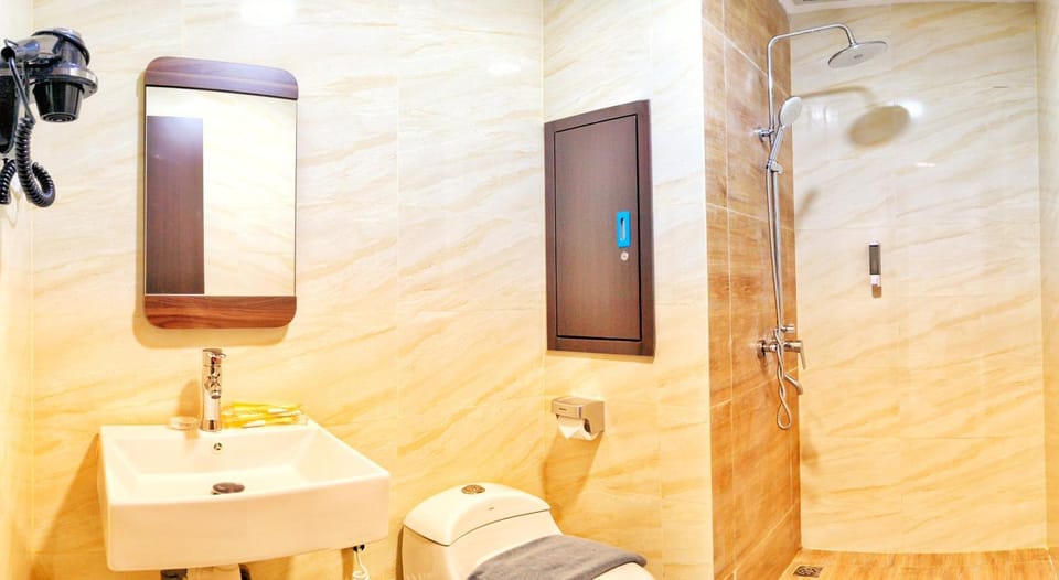 Shower, Toilet, Bathroom