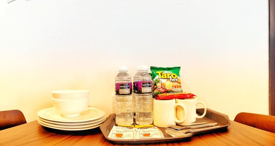 Coffee/tea facilities, Food and drinks, Dining area