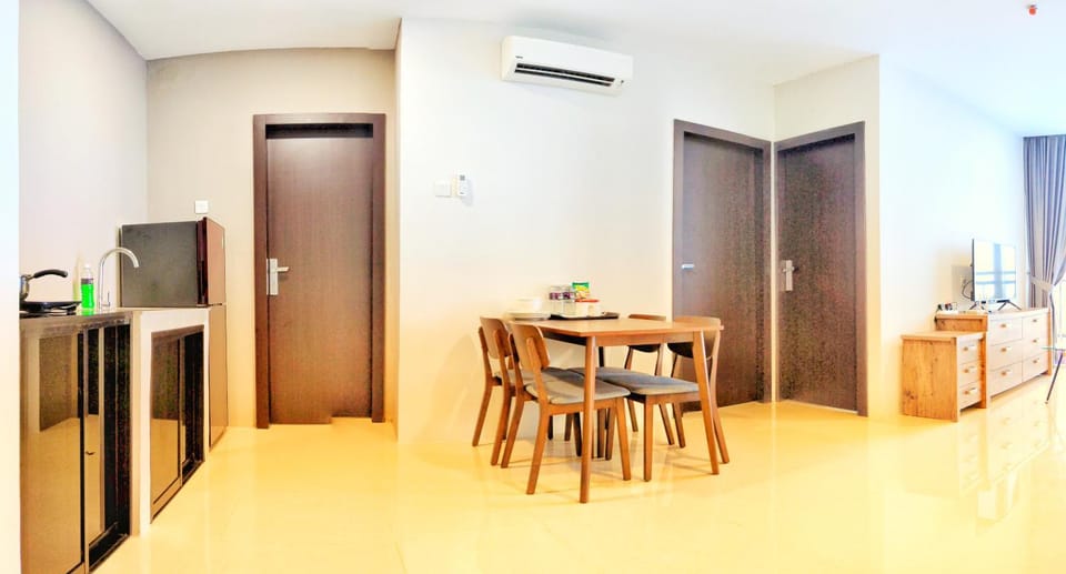TV and multimedia, Kitchen or kitchenette, Dining area, air conditioner