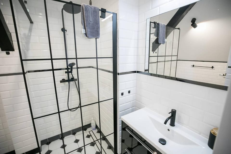 Shower, Bathroom