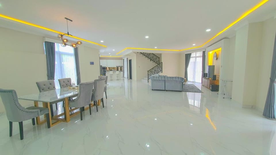 Alandalus Royal Puncak Villa in Cisarua