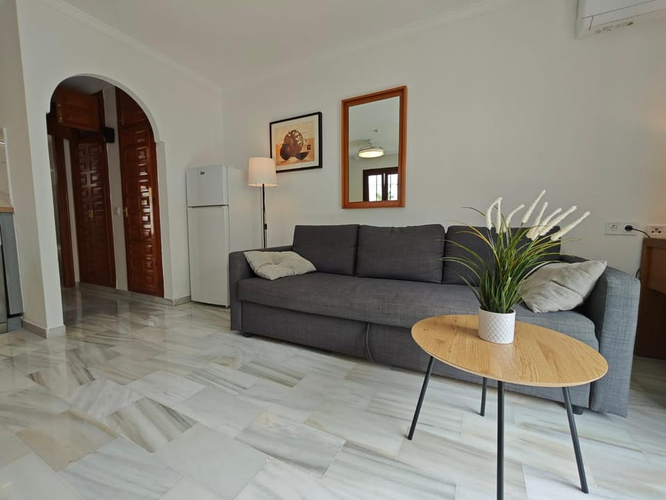 Living room, Seating area, air conditioner