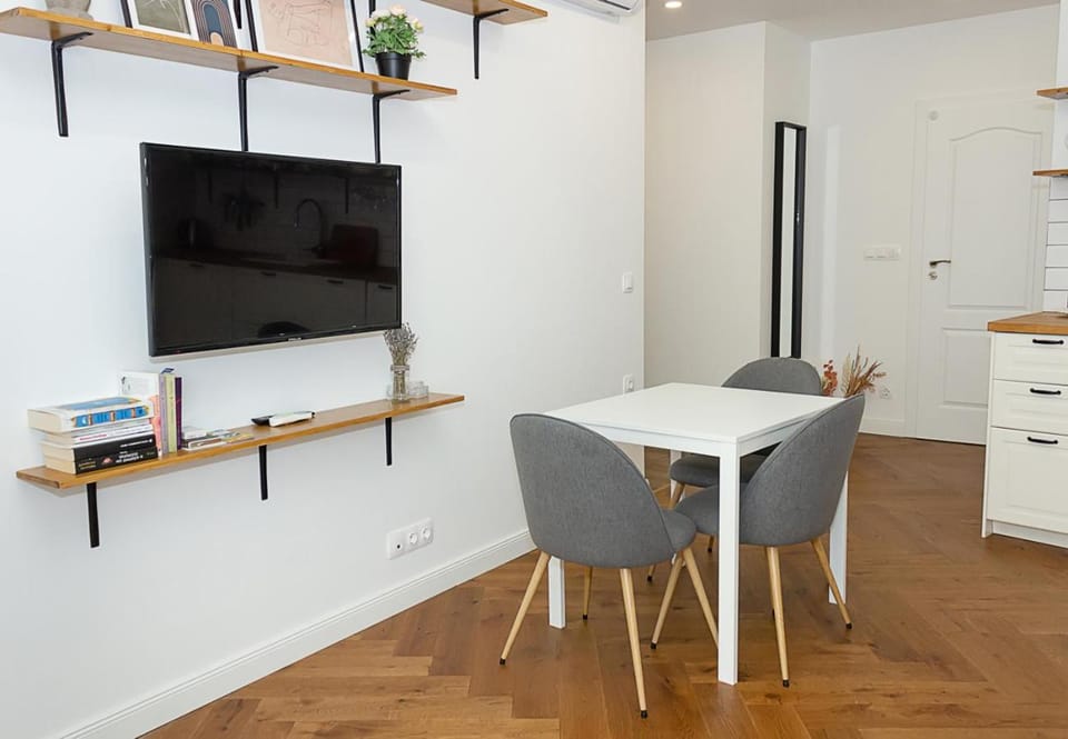 TV and multimedia, Dining area