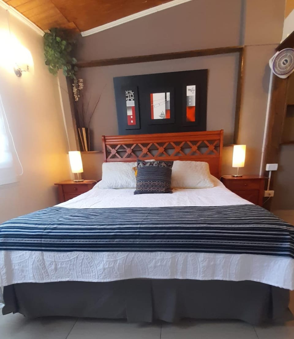 Bed, Photo of the whole room, Bedroom, Quiet street view