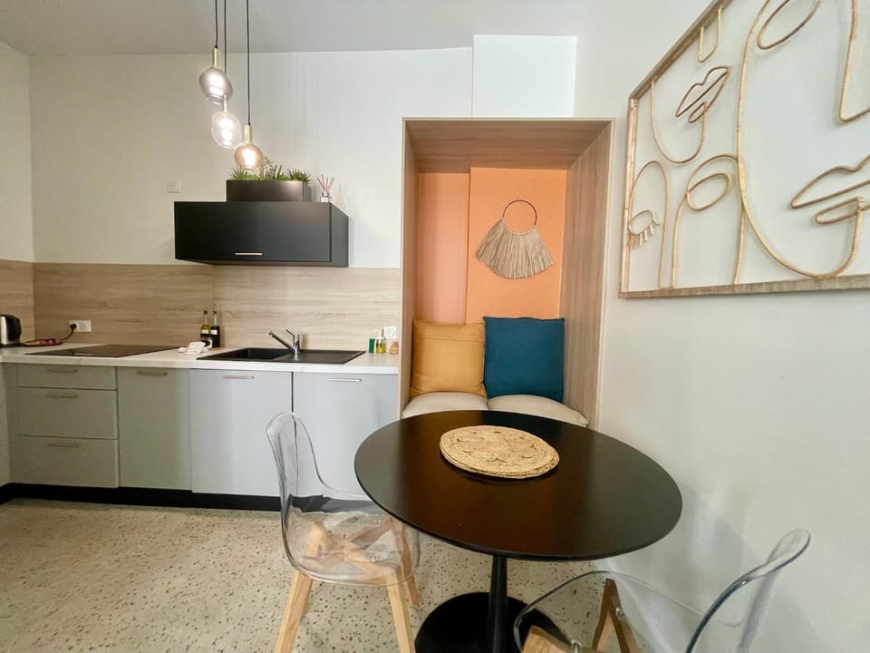 ''Chichi 2'' Chez Paule Superbe appartement en plein coeur de Sète Apartment in Occitanie