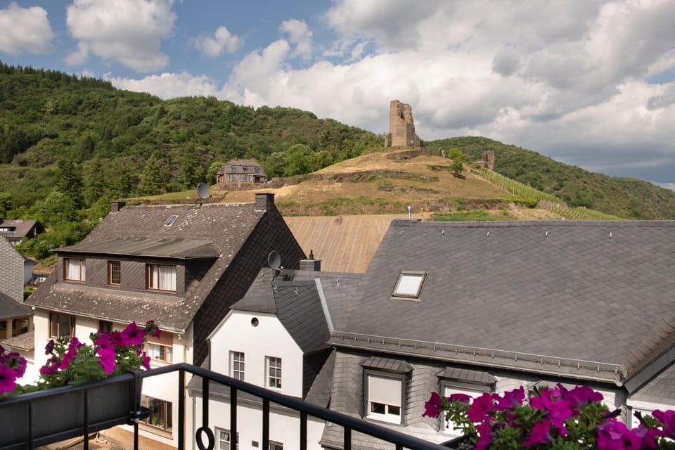 Nearby landmark, Day, Natural landscape, Landmark view