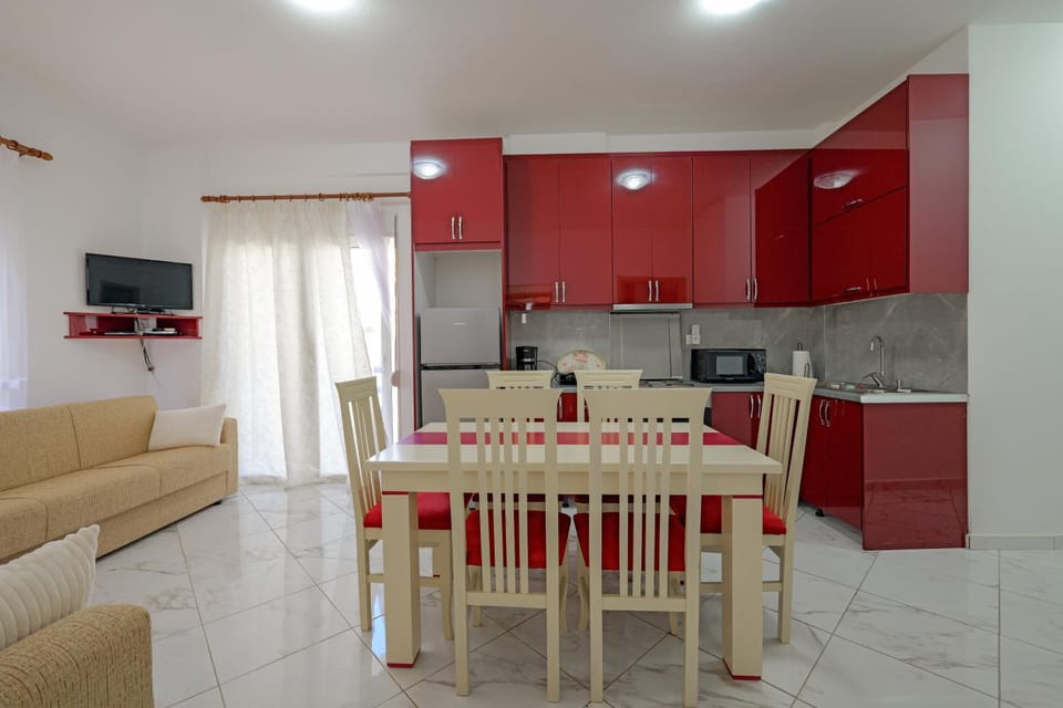 Kitchen or kitchenette, Living room