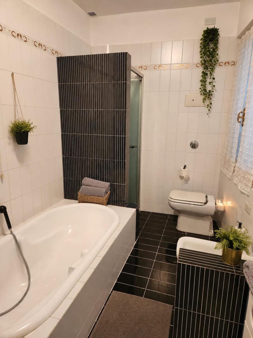 Shower, Toilet, Bathroom, Bath