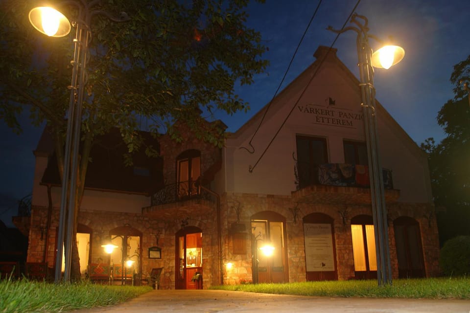 Property building, Facade/entrance, Night