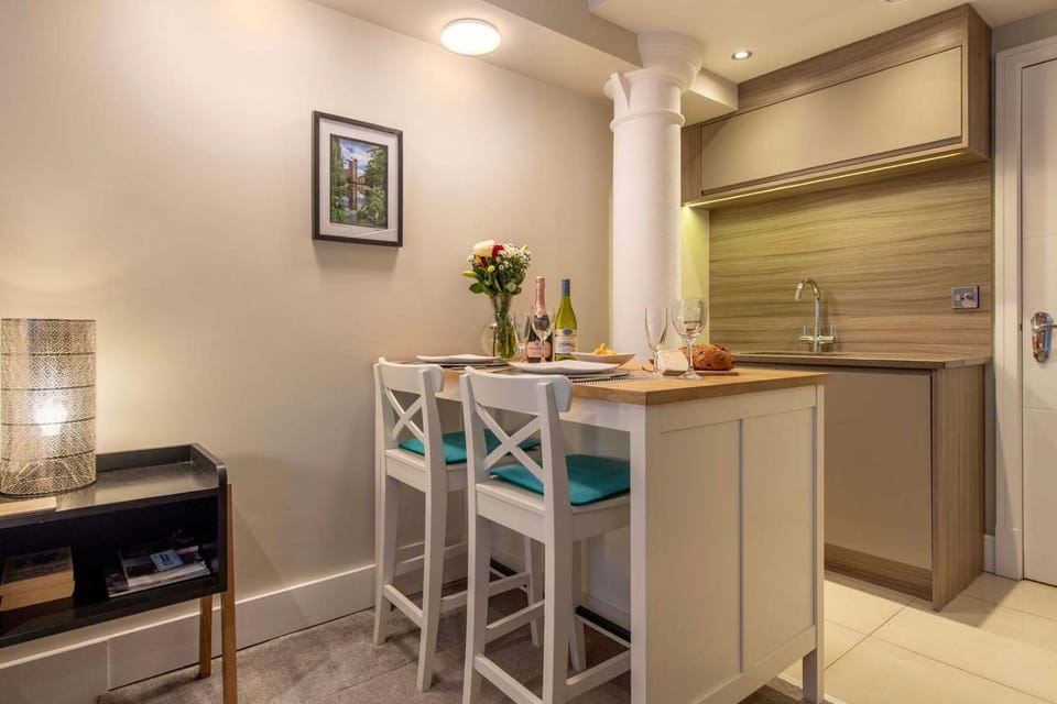 ChocoLets - The Kitkat Suite Apartment in York