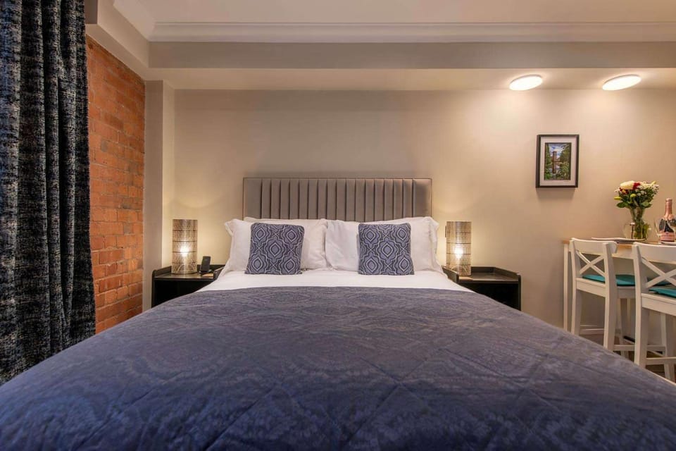 ChocoLets - The Kitkat Suite Apartment in York